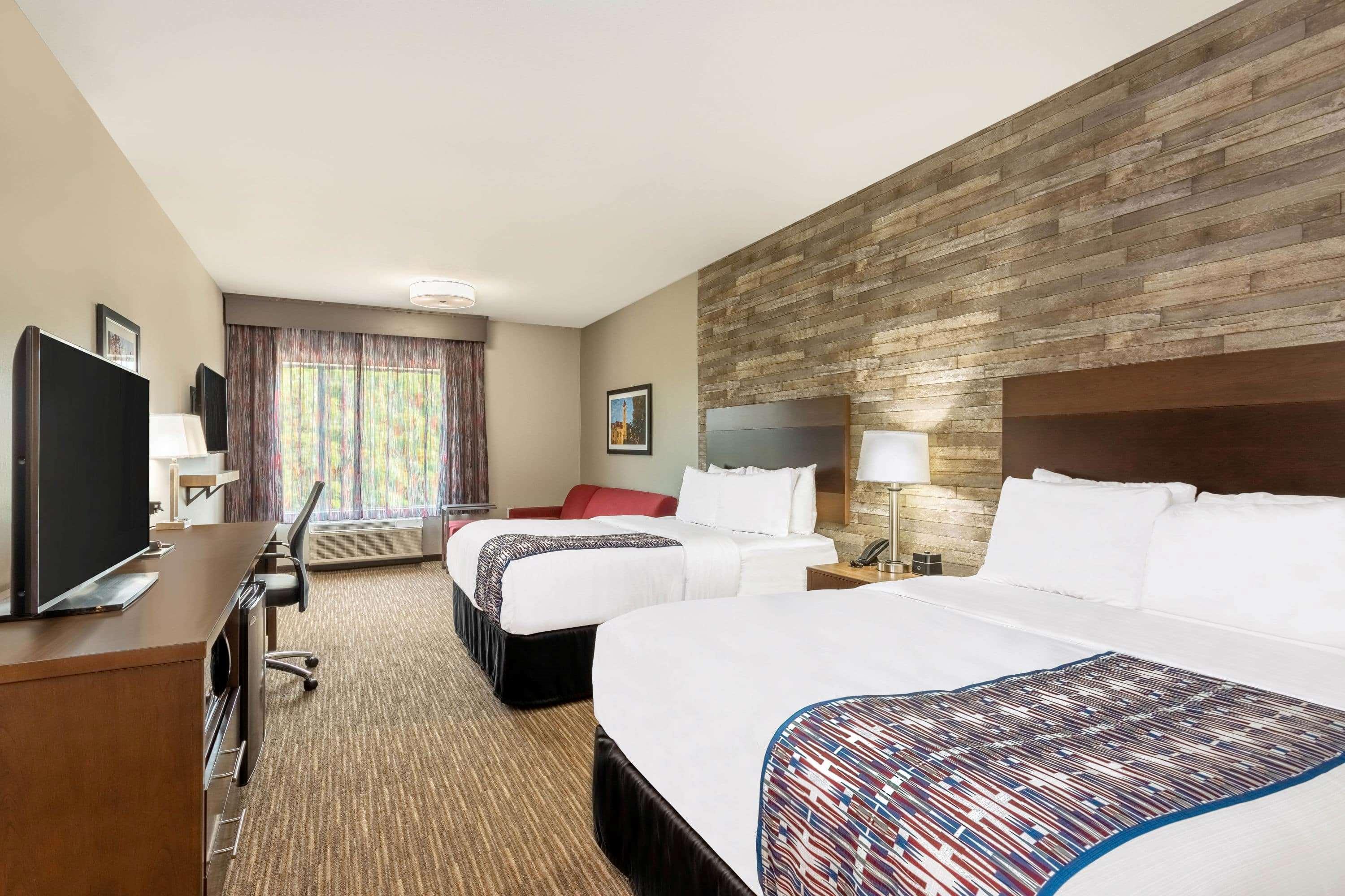 La Quinta Inn And Suites By Wyndham Μπλούμινγκτον Εξωτερικό φωτογραφία