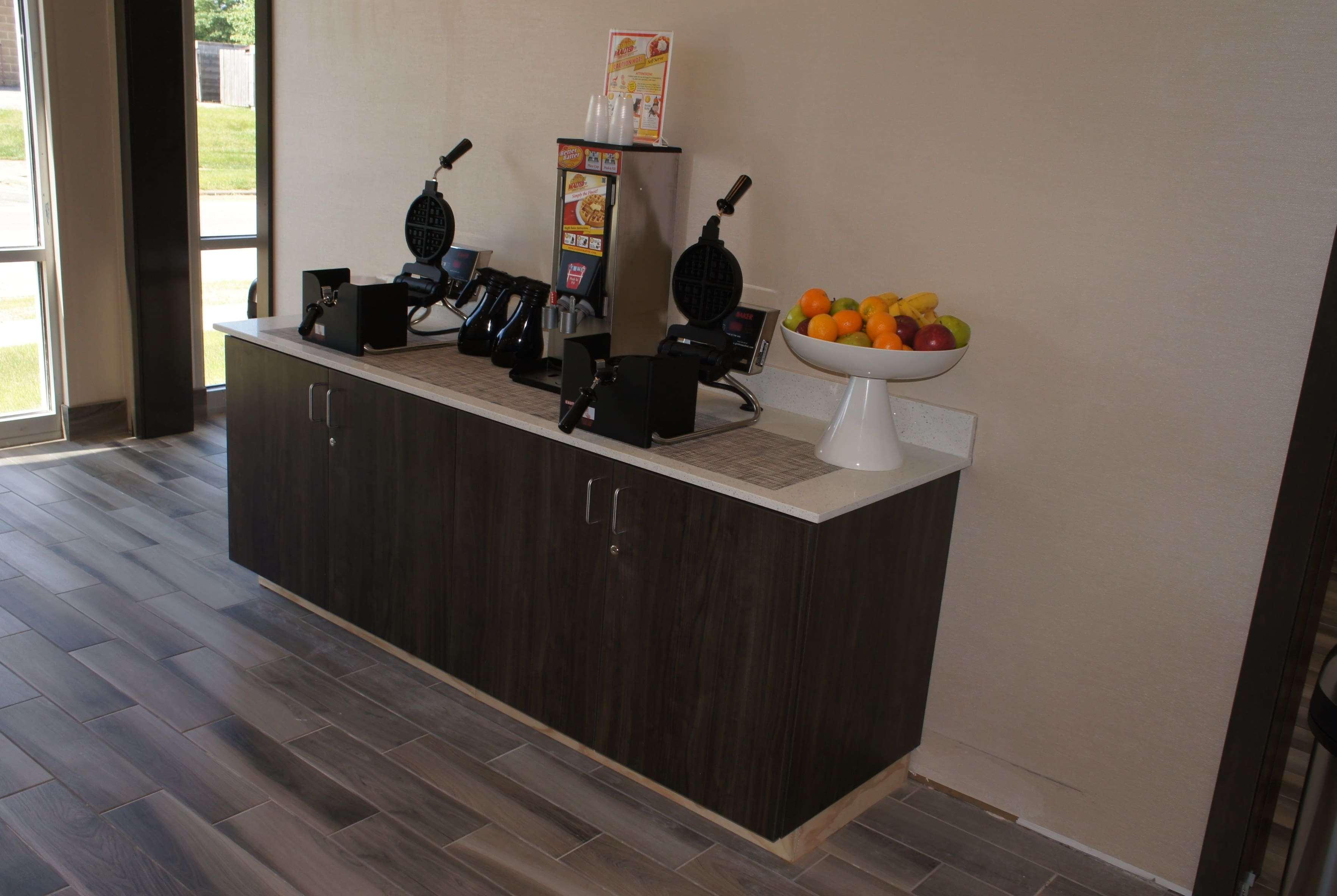 La Quinta Inn And Suites By Wyndham Μπλούμινγκτον Εξωτερικό φωτογραφία