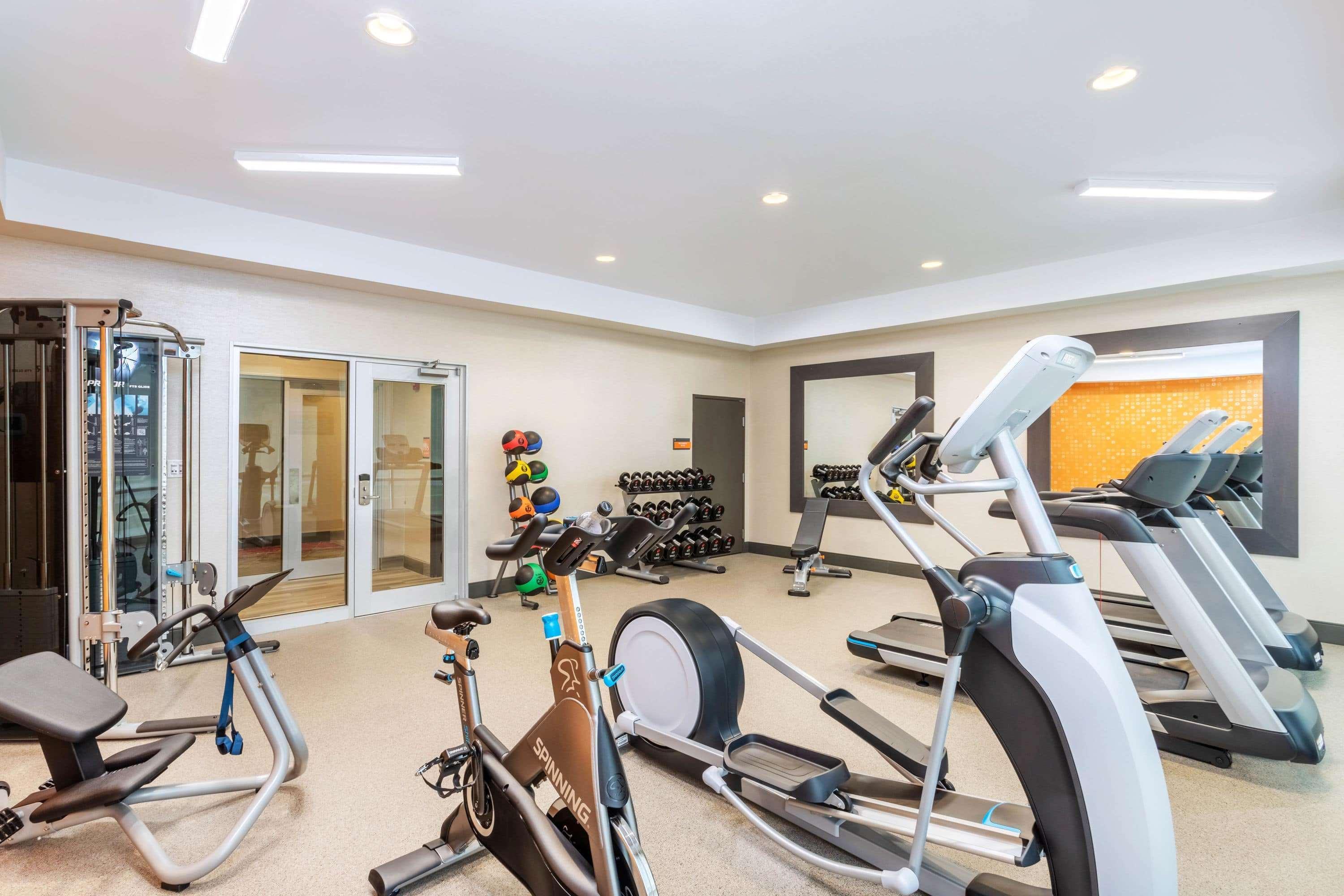 La Quinta Inn And Suites By Wyndham Μπλούμινγκτον Εξωτερικό φωτογραφία