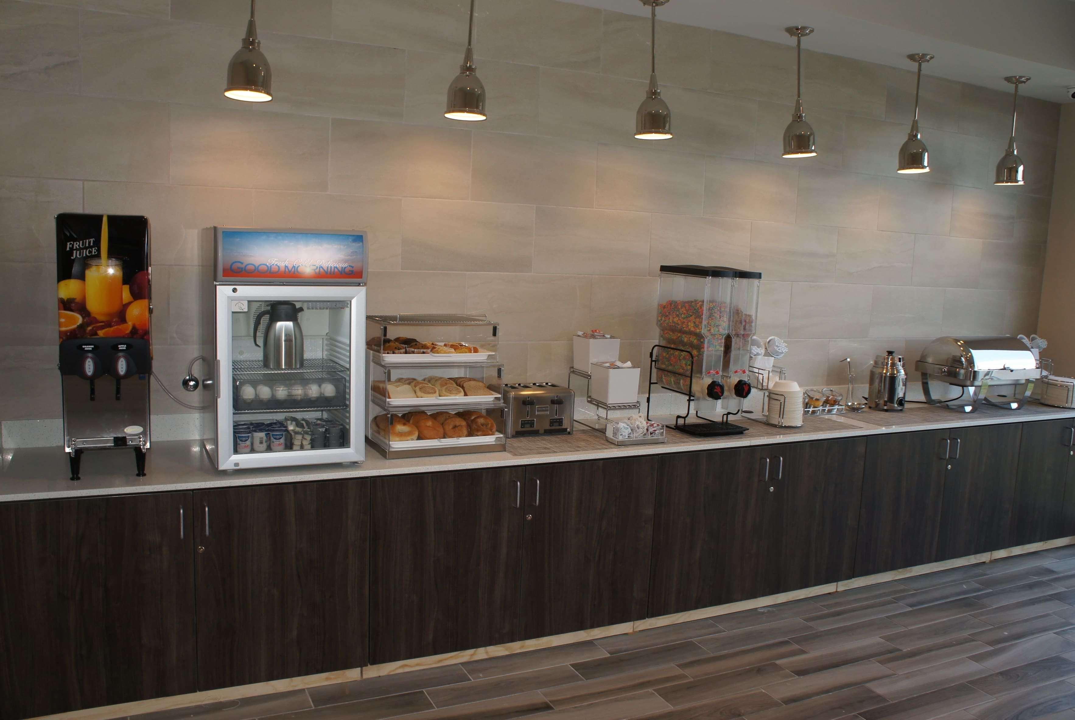 La Quinta Inn And Suites By Wyndham Μπλούμινγκτον Εξωτερικό φωτογραφία