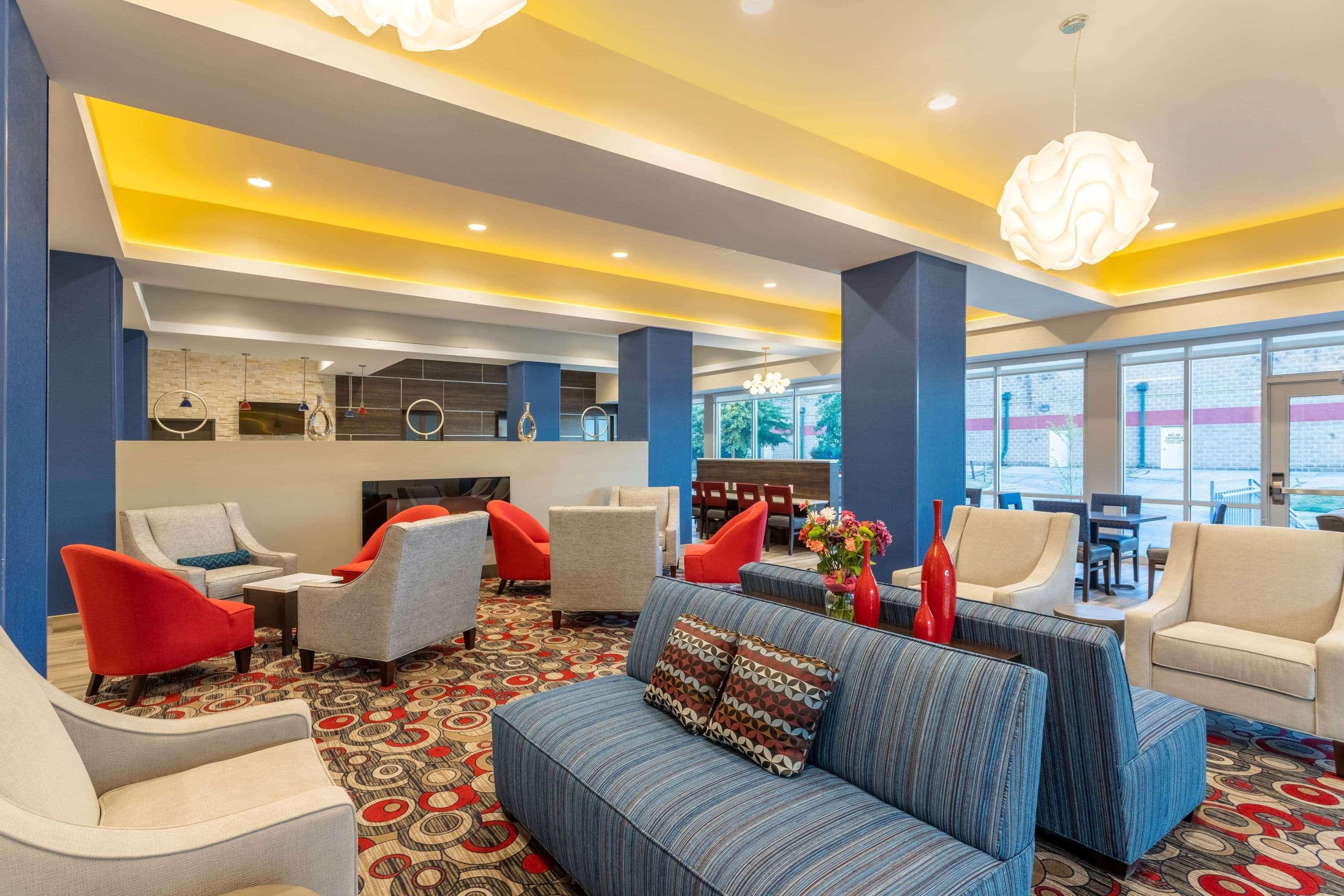 La Quinta Inn And Suites By Wyndham Μπλούμινγκτον Εξωτερικό φωτογραφία