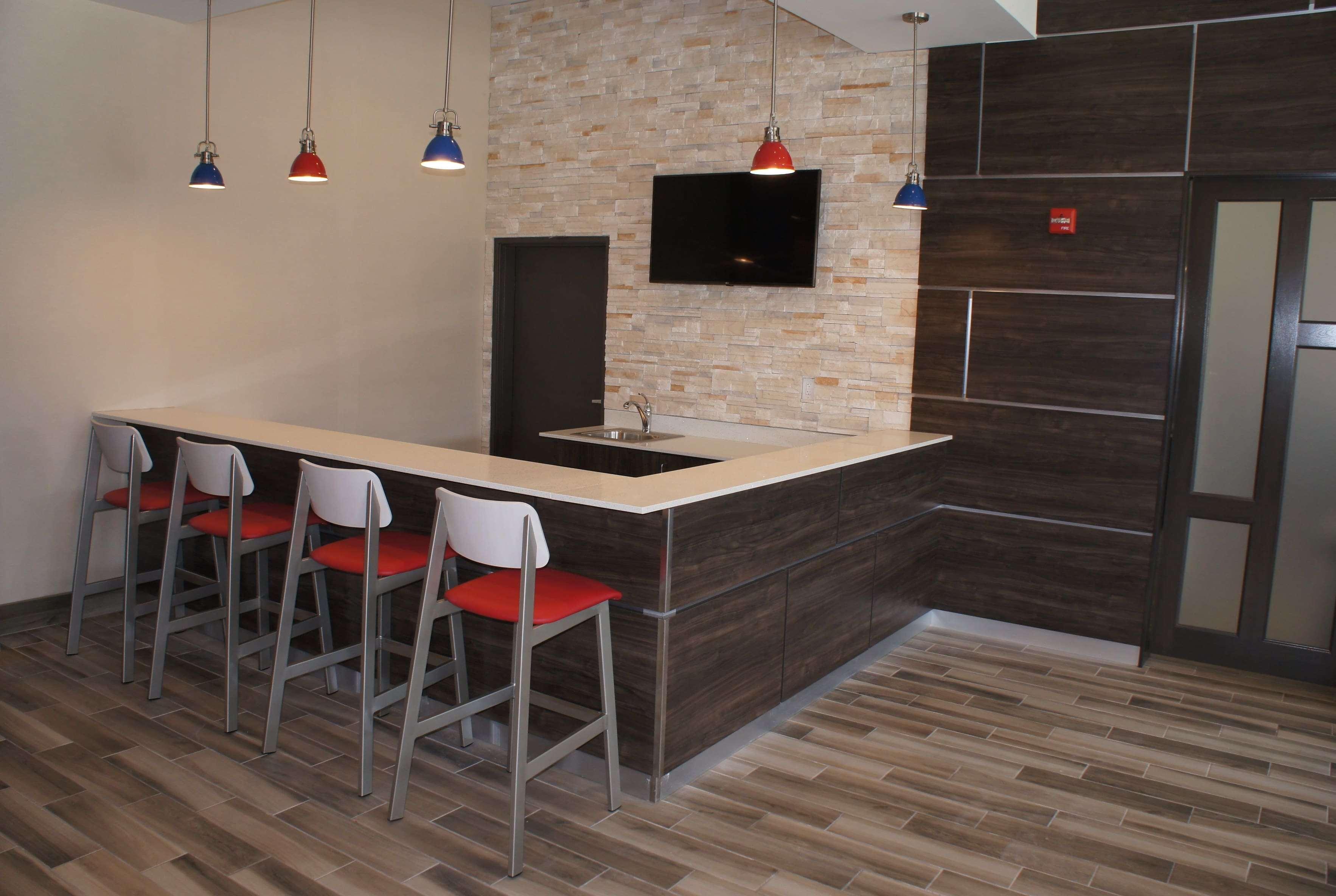 La Quinta Inn And Suites By Wyndham Μπλούμινγκτον Εξωτερικό φωτογραφία