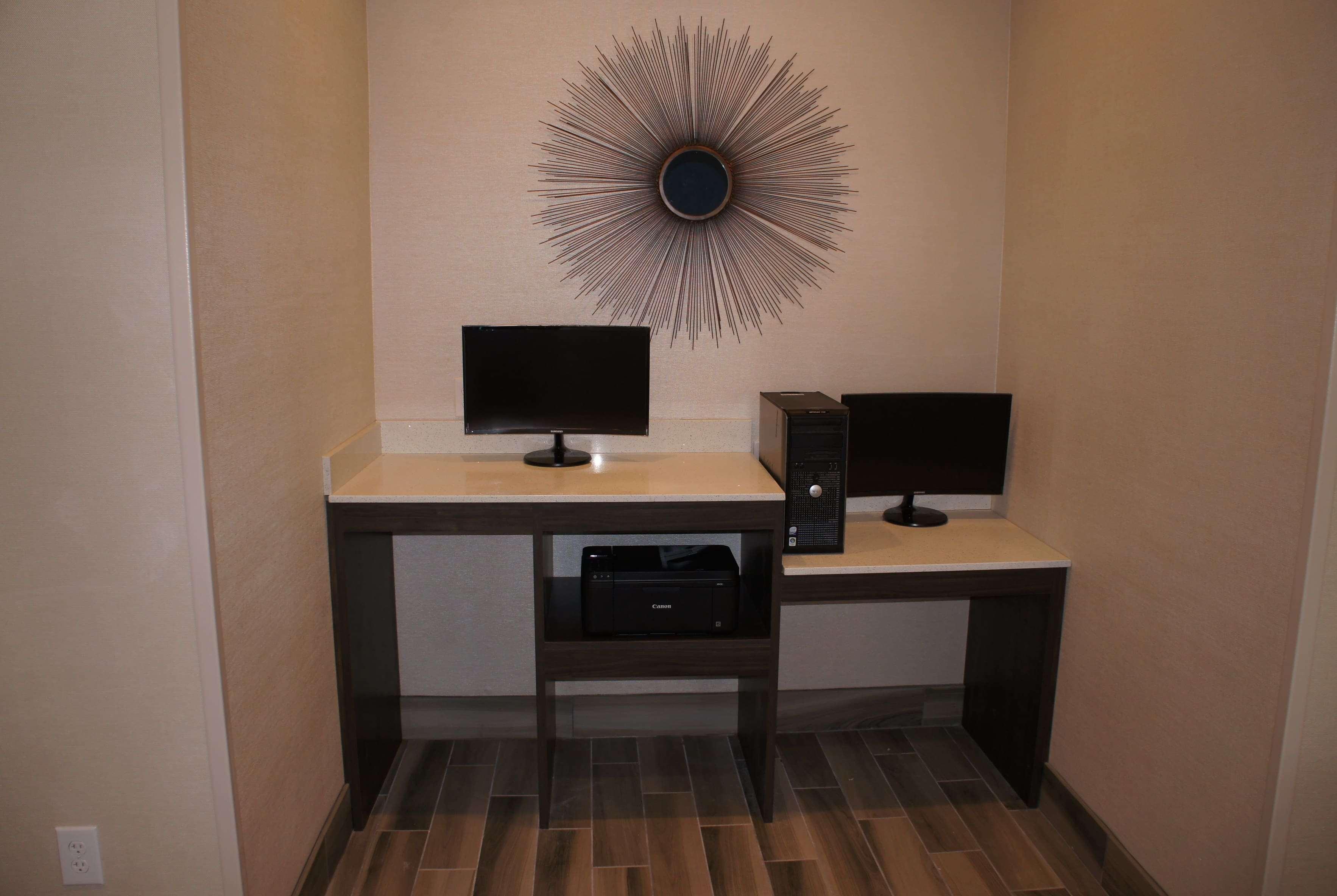 La Quinta Inn And Suites By Wyndham Μπλούμινγκτον Εξωτερικό φωτογραφία