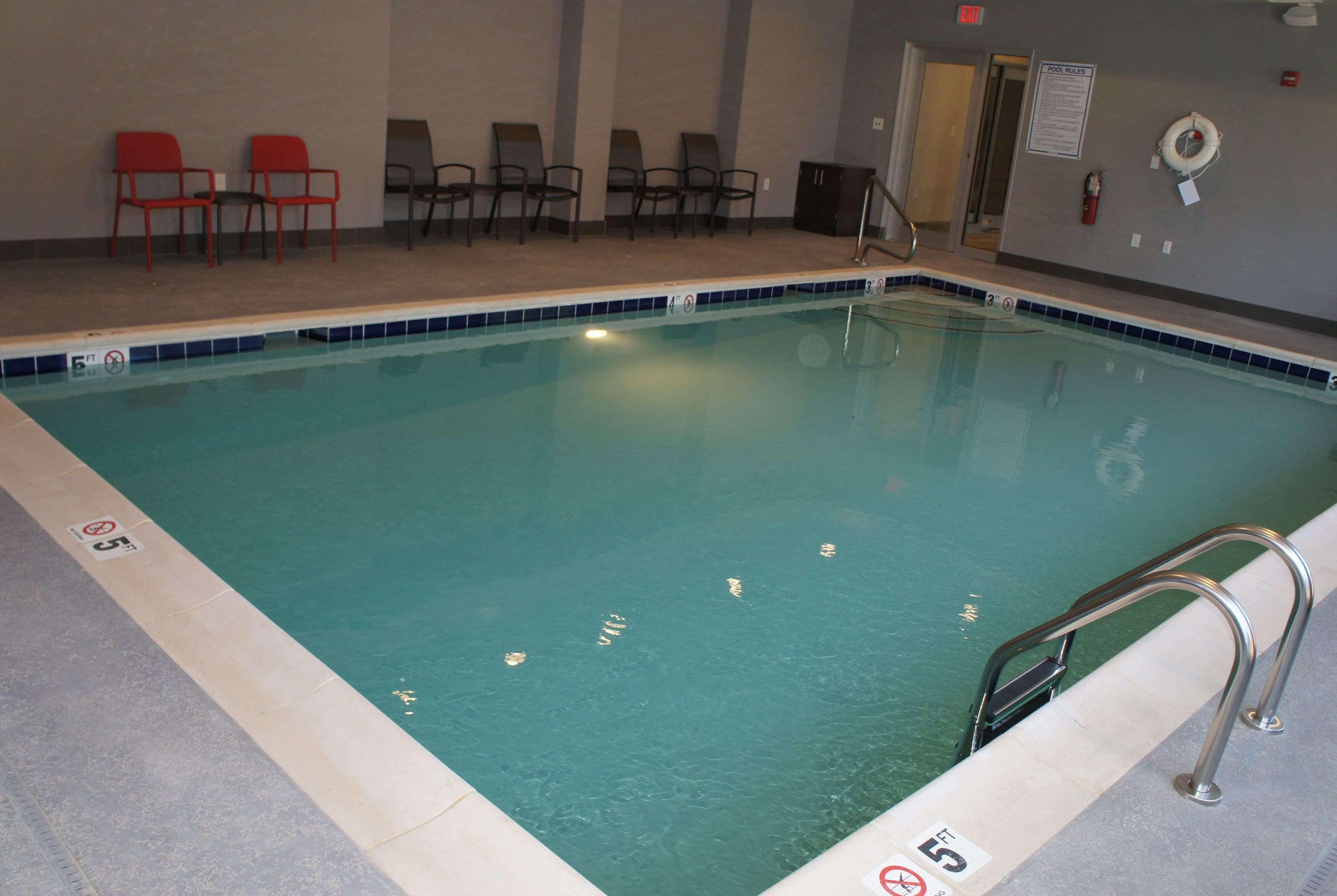 La Quinta Inn And Suites By Wyndham Μπλούμινγκτον Εξωτερικό φωτογραφία
