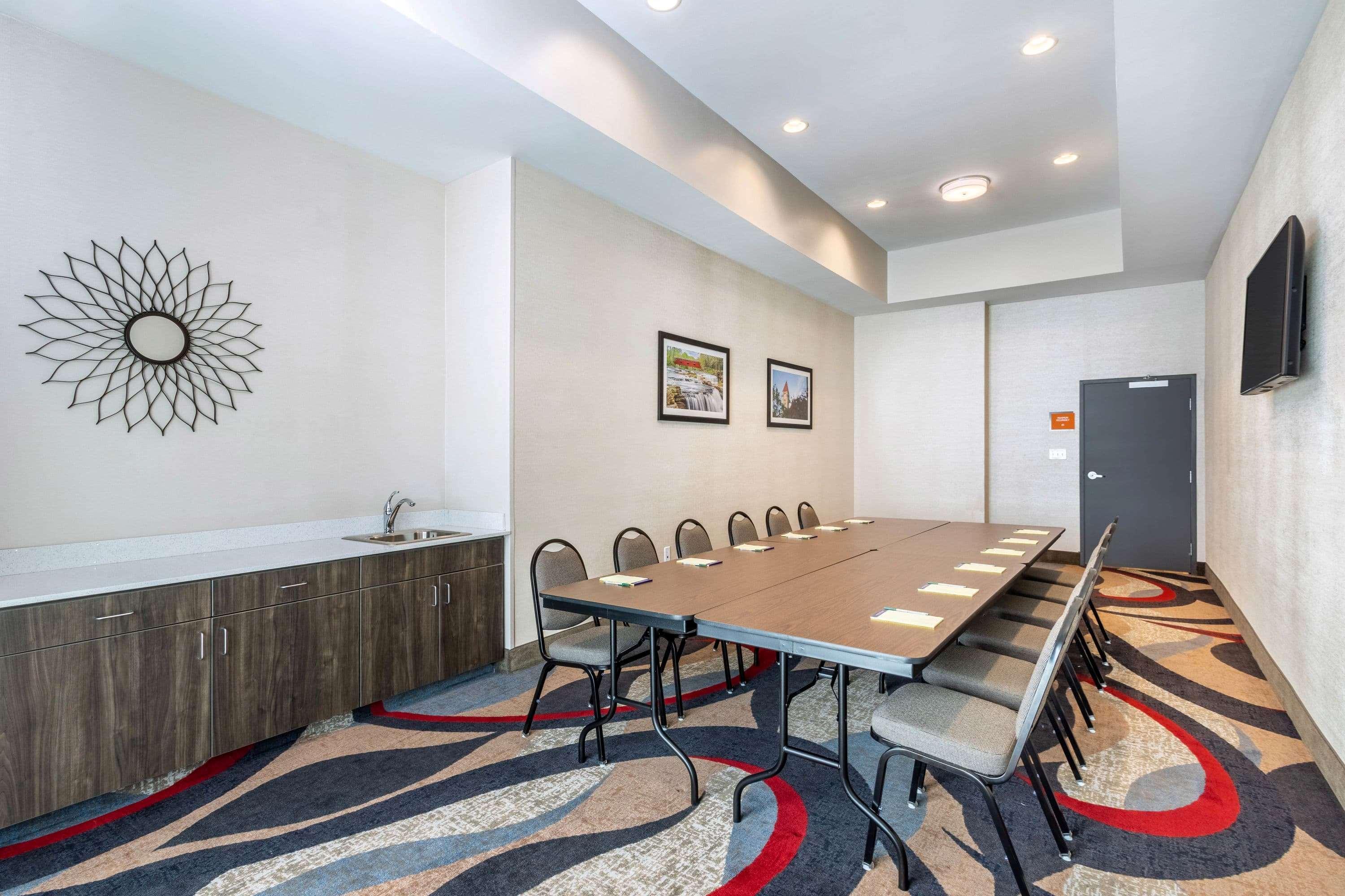 La Quinta Inn And Suites By Wyndham Μπλούμινγκτον Εξωτερικό φωτογραφία
