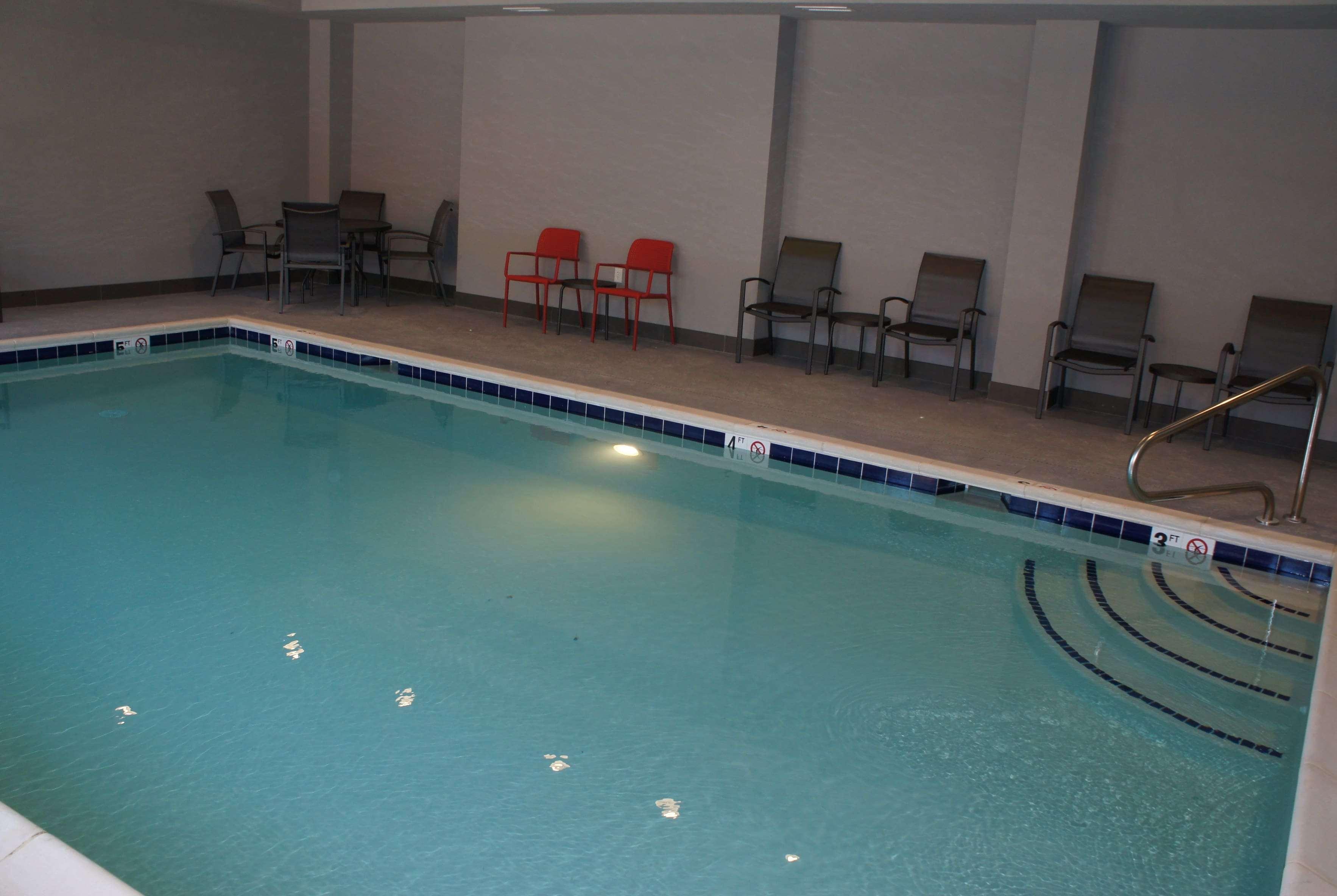 La Quinta Inn And Suites By Wyndham Μπλούμινγκτον Εξωτερικό φωτογραφία