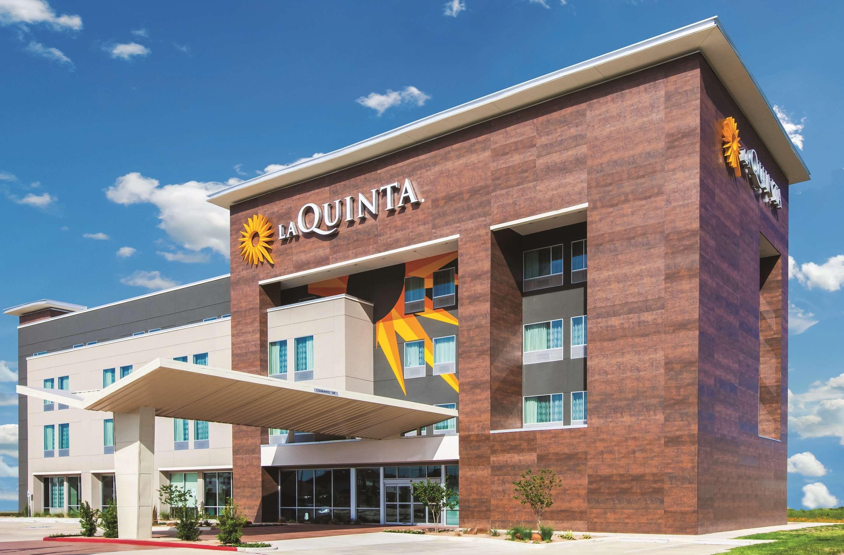 La Quinta Inn And Suites By Wyndham Μπλούμινγκτον Εξωτερικό φωτογραφία