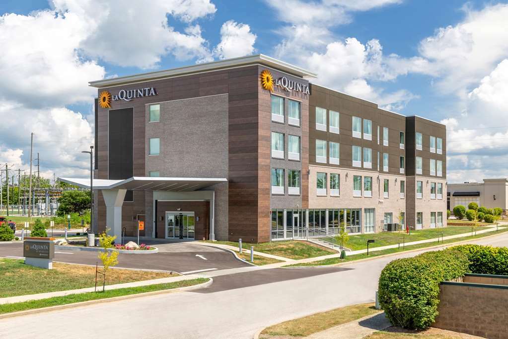 La Quinta Inn And Suites By Wyndham Μπλούμινγκτον Εξωτερικό φωτογραφία